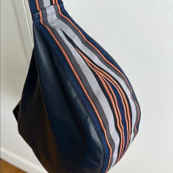 Elegant Navy Crossbody Bag - Picture 8 of 9